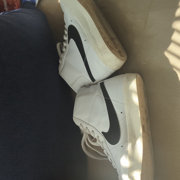 Nike shoes - Picture 4 of 4